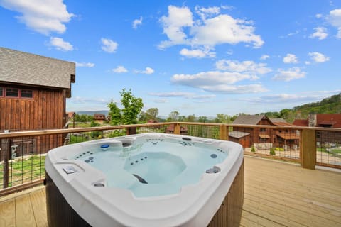 Price Peak at Eagles Nest House in Watauga