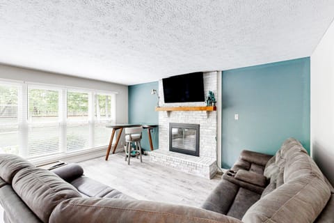 Heart-Shaped Pond! Carmel-Westfield Area Home House in Westfield