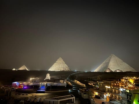 Restaurant/places to eat, Landmark view