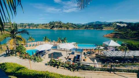 Nearby landmark, Day, Natural landscape, Beach, Lake view, Mountain view, Pool view, River view, Swimming pool, sunbed