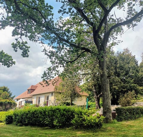 Property building, Natural landscape, Garden, Garden view