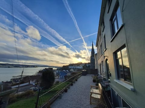 Property building, View (from property/room), Balcony/Terrace, Sea view, Sunset
