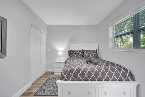 The Back Wave Luxury Home House in Dania Beach