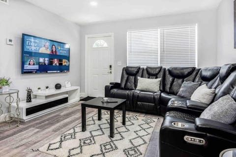 Mazor Luxury Two bedroom vacation Home House in Dania Beach