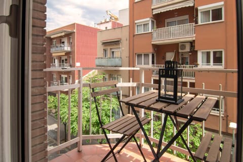 View (from property/room), Balcony/Terrace, Dining area