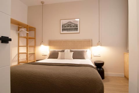 Bed, Photo of the whole room, Bedroom