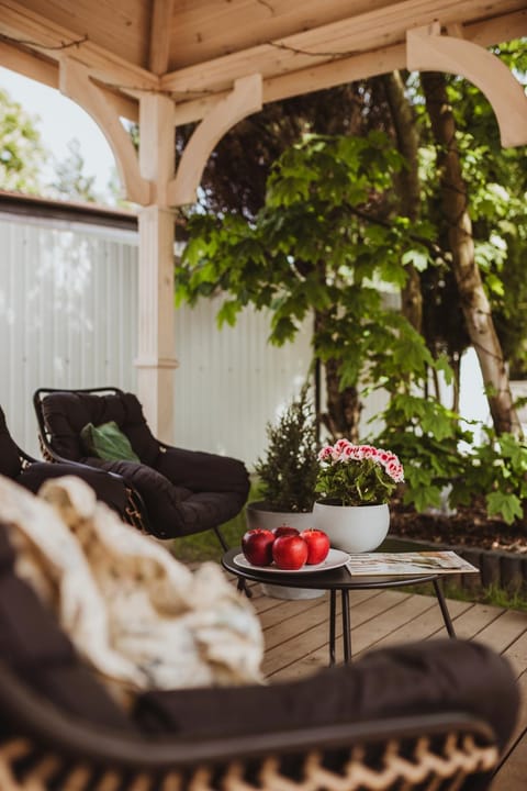 Garden, Balcony/Terrace