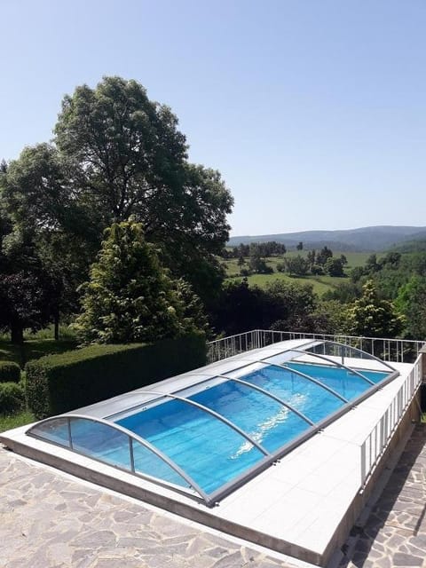 Domaine Sainte Germaine 8pers House in Auvergne-Rhône-Alpes