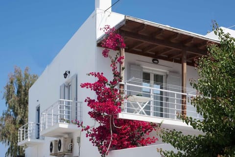 Paros Hospitality by the sea Apartment in Paros