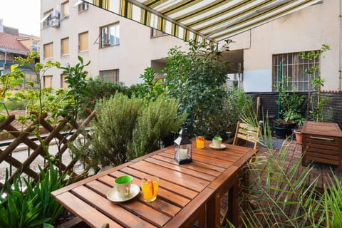 Patio, Dining area