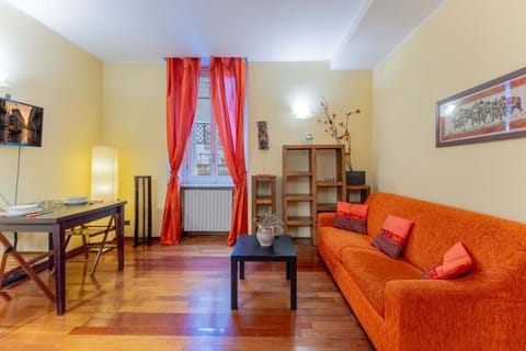 Communal lounge/ TV room, TV and multimedia, Living room, Seating area, Dining area, Evening entertainment