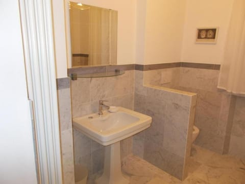 B&B ROSSANA Bed and Breakfast in Carrara