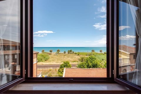 Lovely Flat with See View Apartment in Roseto degli Abruzzi