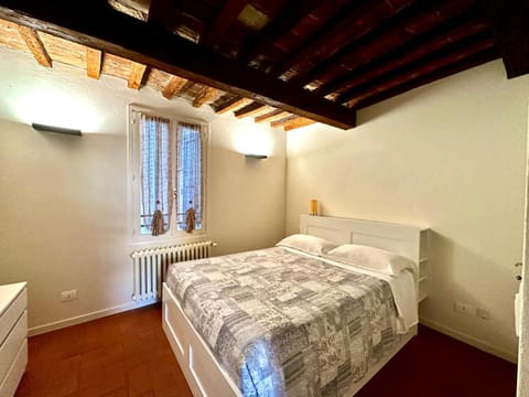 Home 28 appartamento nel cuore di Modena centro Apartment in Modena