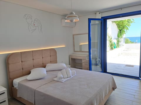Bedroom, Sea view