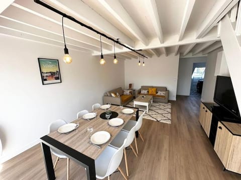 T5 lumineux - balcon - parking - linge inclus Apartment in Séné