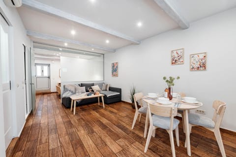 Living room, Decorative detail, Seating area, Dining area