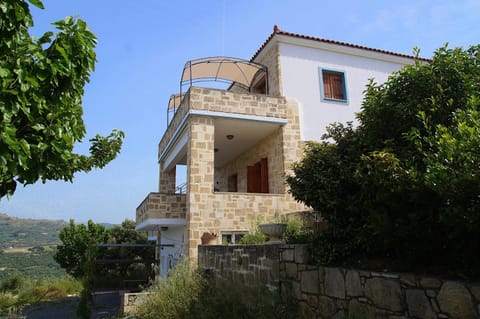 Mulberry Hill - amazing panoramic views - Kissamos Apartment in Crete