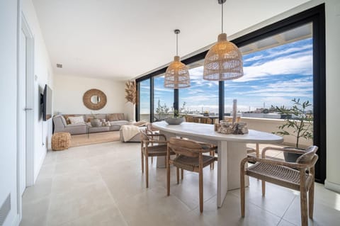 Living room, Seating area, Dining area