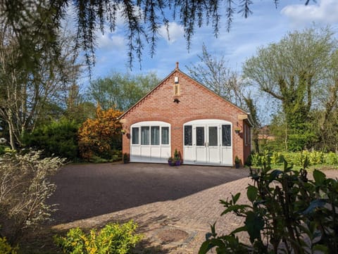 Property building, Facade/entrance, Spring, Day, Garden, Garden view