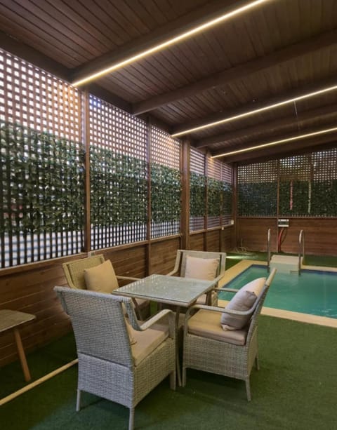 Garden, Balcony/Terrace