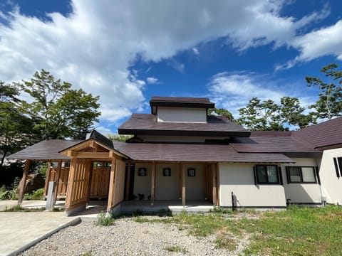 Property building, Day