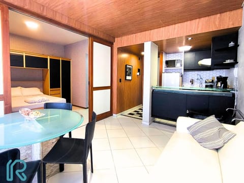 Kitchen or kitchenette, Seating area