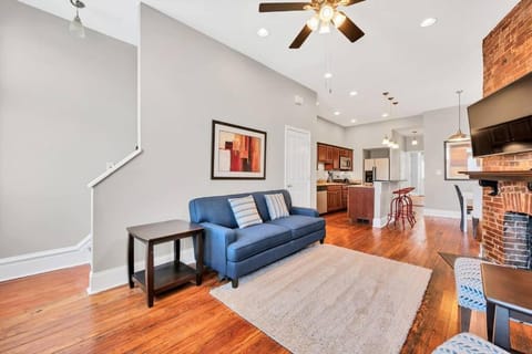 Two cozy side by side units in Tower Grove perfect for Groups STL bldg House in Saint Louis