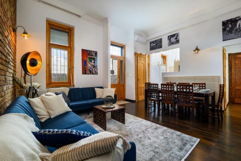 Living room, Dining area