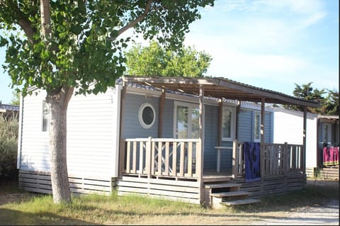 Camping La Brise de Camargue Campground/
RV Resort in Saintes-Maries-de-la-Mer
