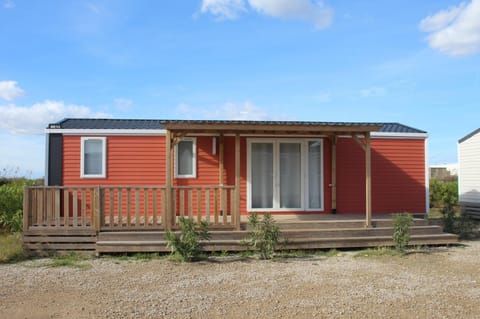 Camping La Brise de Camargue Campground/
RV Resort in Saintes-Maries-de-la-Mer