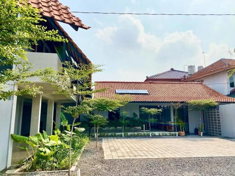 Property building, Day