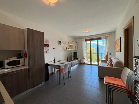 Stella House, swimming pool Gera Lario - Larihome A68 Apartment in Canton of Grisons