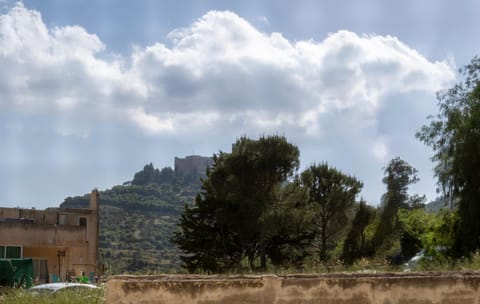 Nearby landmark, Natural landscape, Landmark view, Mountain view, Mountain view