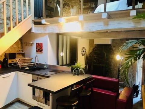 Beau studio indépendant pour 2 personnes dans village provençale House in Grignan