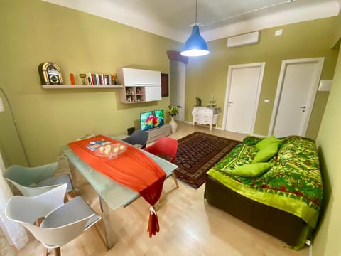 Center House 272 Apartment in La Spezia