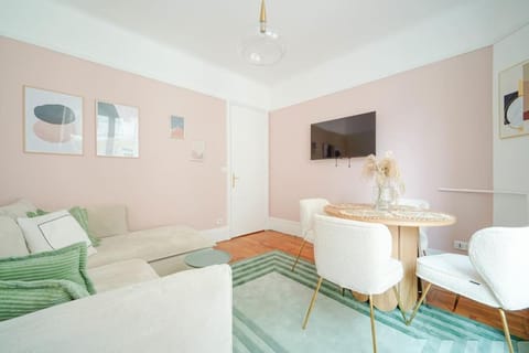 Living room, Photo of the whole room, Seating area