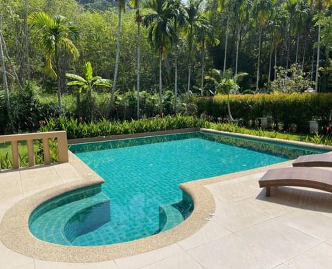 Garden, Garden view, Pool view, Swimming pool, sunbed