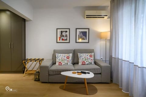 Living room, Seating area, air conditioner