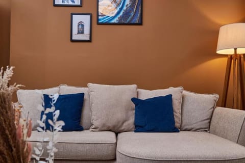 Flat 5 Minutes From The Beach - Street Parking Apartment in Whitley Bay