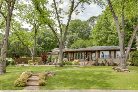 Spacious Atlanta Home with Yard about 9 Mi to Downtown House in North Druid Hills