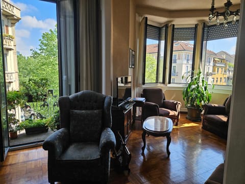 View (from property/room), Balcony/Terrace, Living room, Seating area