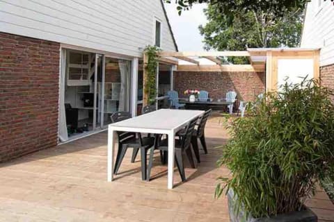 Cosy bungalow with private garden House in Noordwijkerhout