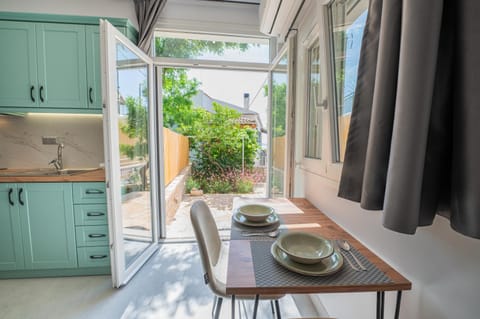 Patio, Day, View (from property/room), Balcony/Terrace, Dining area