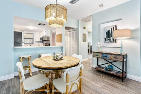 Island Time Oasis Pool Walk to Beach and Balcony House in Daytona Beach Shores