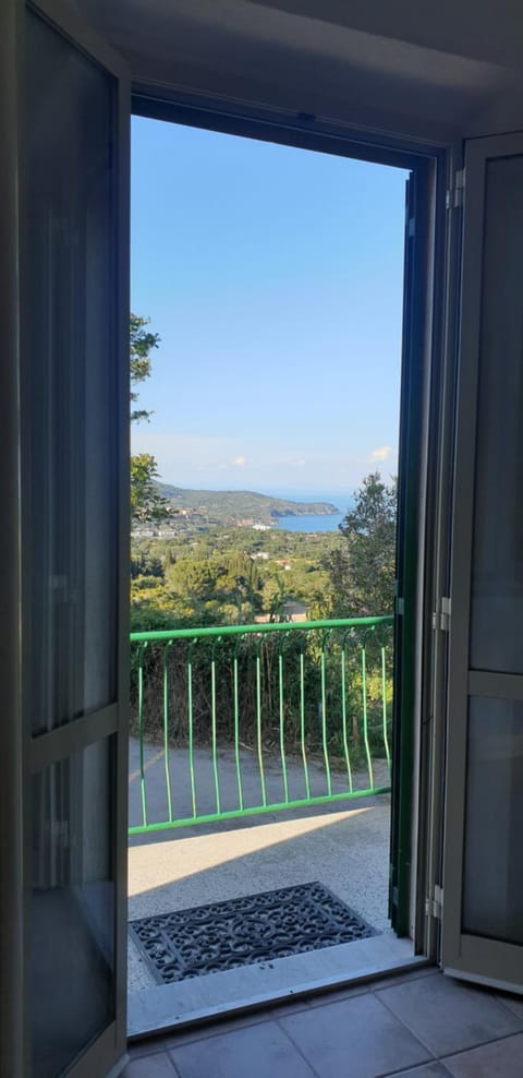 Day, Natural landscape, View (from property/room), Balcony/Terrace, Mountain view