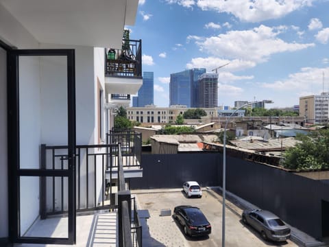 City view, Street view