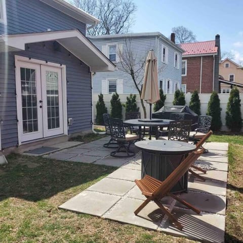 New 3b House in Saugerties Village 4 mins to HITs House in Saugerties