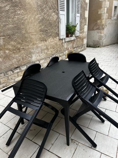 Maison de ville avec terrasse Apartment in Bourges