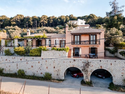 Property building, Neighbourhood, Natural landscape, Parking